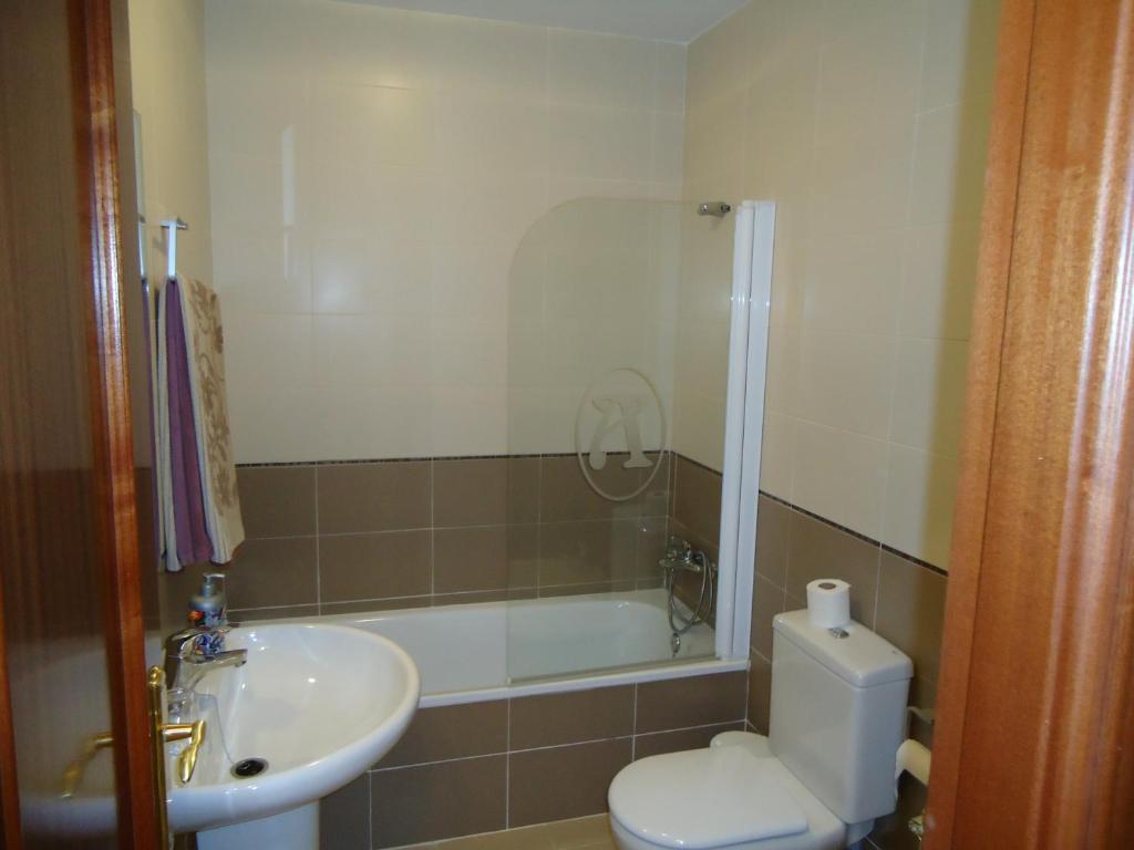 Hostal Los Claveles Baena Bilik gambar
